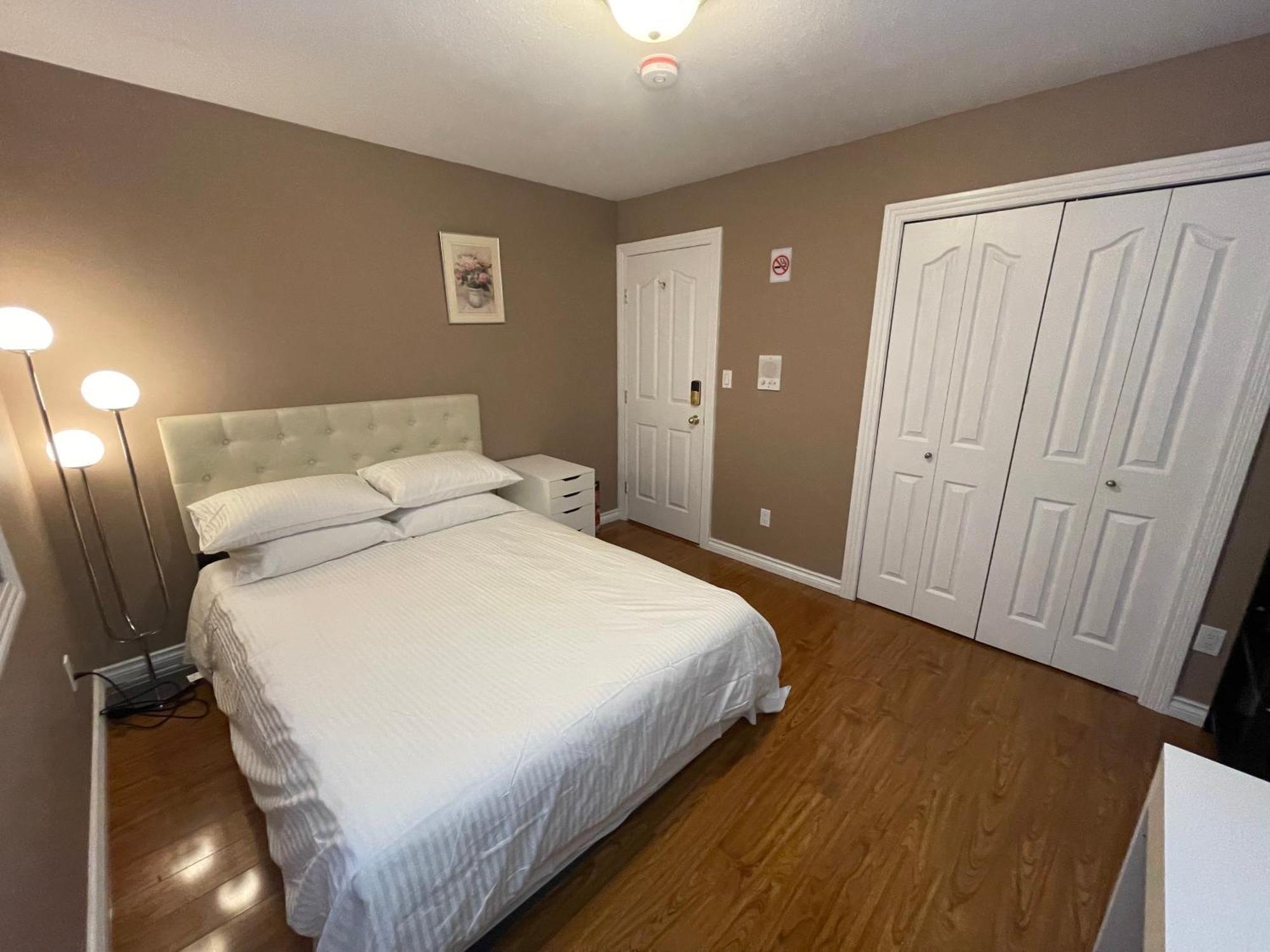 Comfortable Utopia B&B 列治文 外观 照片
